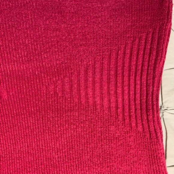 Flowered Knit tops - 2 for one! FUN and Classy - Picture 7 of 11